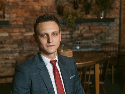 «Перед нами стоит задача — восстановить справедливость, нарушенную властями». Интервью адвоката Дмитрия Захватова