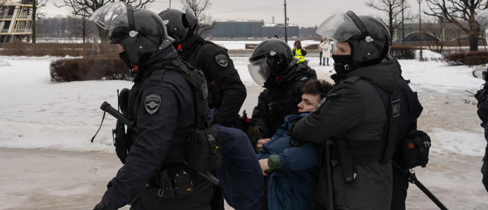 Задержания на акциях скорби по Алексею Навальному 16–17 февраля — итоги